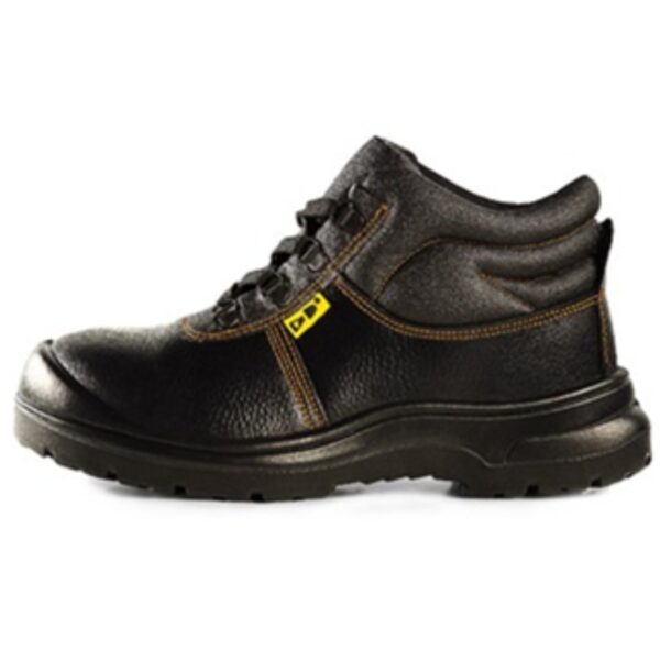 Durable safety footwear with protective toecap and slip‑resistant sole — secure fit and comfort in size 11.
