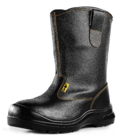 Durable safety footwear with protective toecap and slip‑resistant sole — secure fit and comfort in size 11.