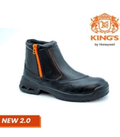 Durable safety footwear with protective toecap and slip‑resistant sole — secure fit and comfort in size S11.